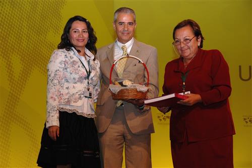 Peru presents gift to the CBD Museum of Nature and Culture © CBD