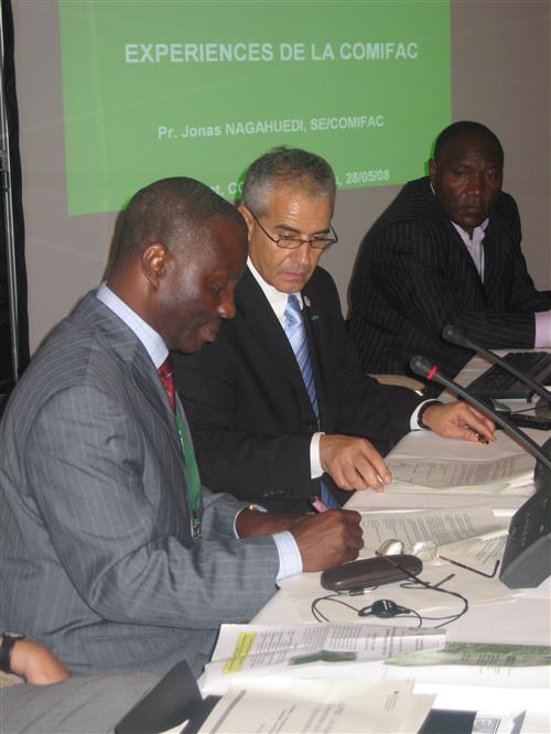 Signing ceremony - Memorandum of Cooperation between CBD and COMIFAC Secretariat of the Convention on Biological Diversity